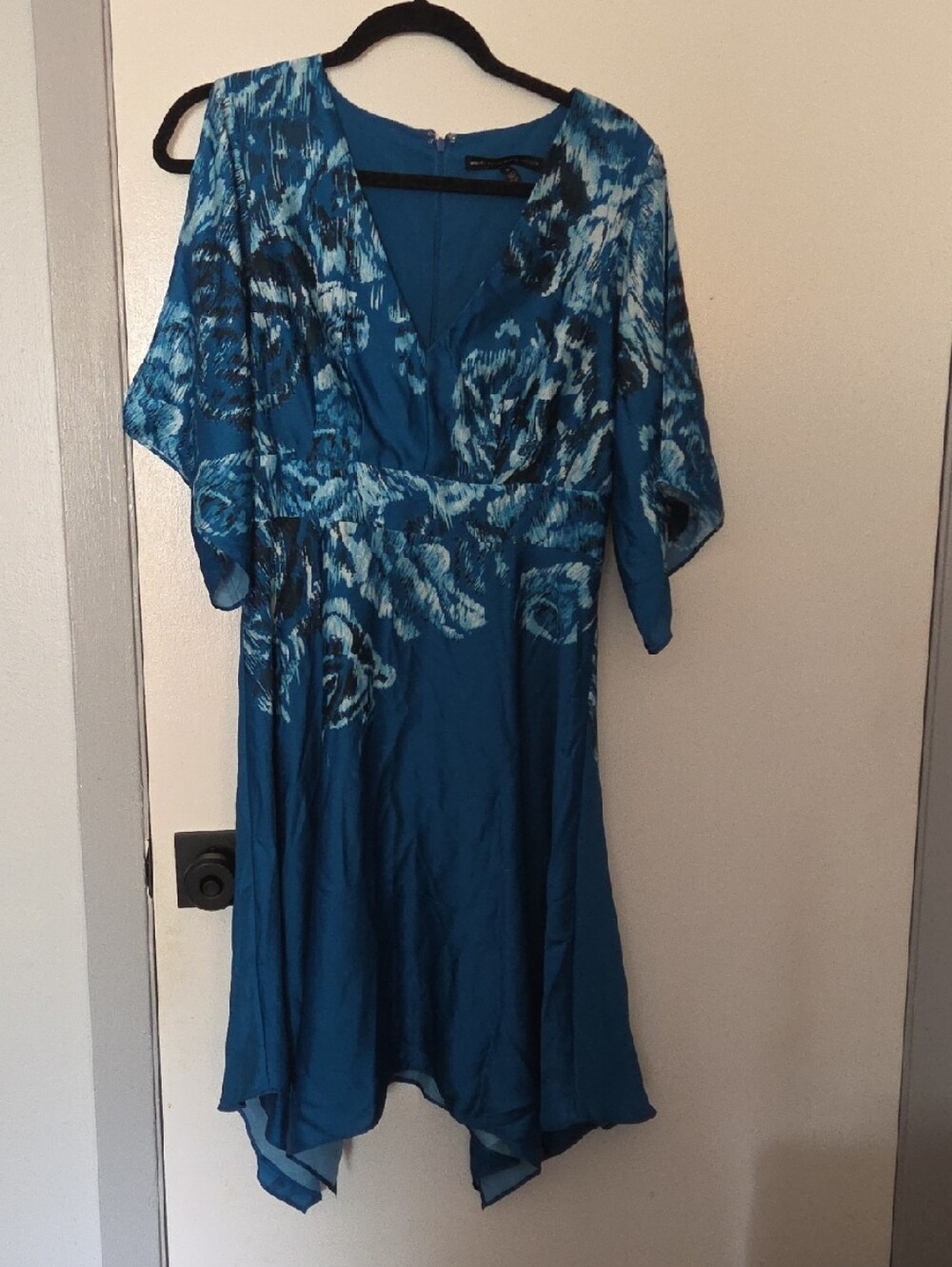 White House Black Market Blue Abstract Rose Kimono Sleeve Dress - 6
